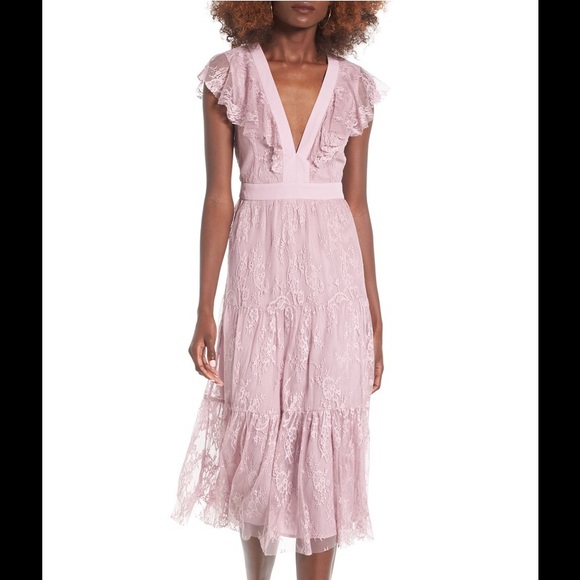 Wayf Dresses & Skirts - Sale❗️Beautiful Lace Midi Dress