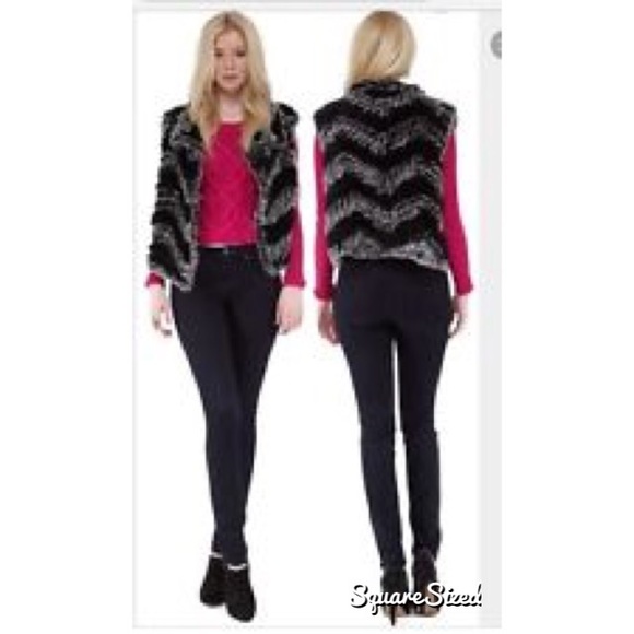 Marc by Marc Jacobs Rabbit Fur Vest - Picture 4 of 4