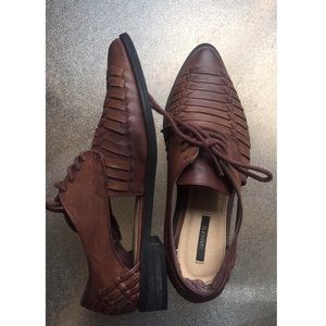 F21 Side slit oxford flats