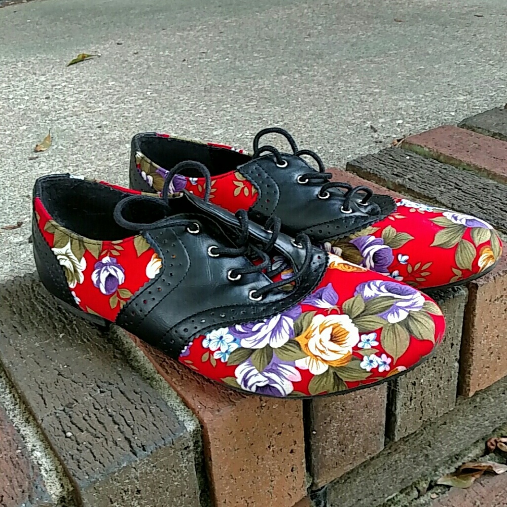Floral Lace Ups