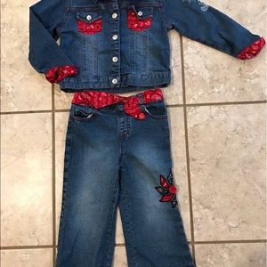 Mary Kate Ashley 2 Pc. Excellent used condition.