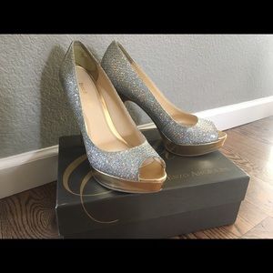 Enzo Angiolini 9.5 silvery gold heels