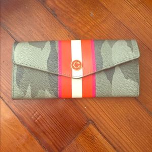C Collection wallet