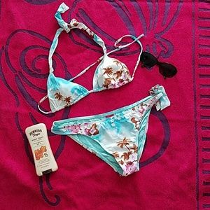 Summer! NWOT cute tropical bikini