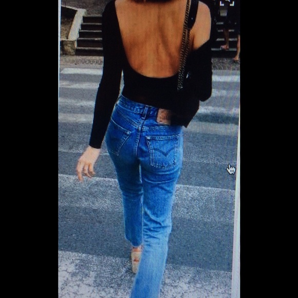 VINTAGE LEVI 501. ALL IN CLOSET - Picture 4 of 4