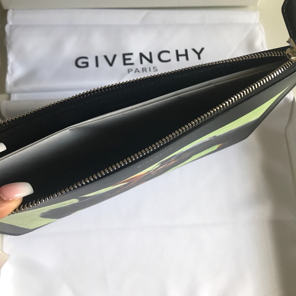 Clutch💙💙SOLD💙💙 - Picture 2 of 4