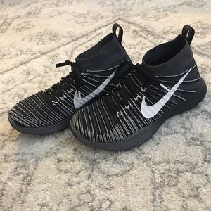 NIKE Flyknit Trainers