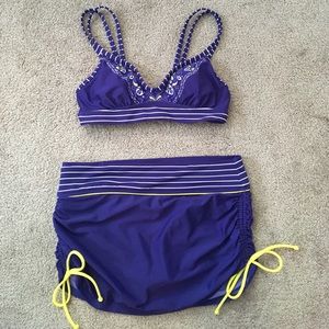 Athleta Swimsuit w/ Skirt size Small & 32 B/C