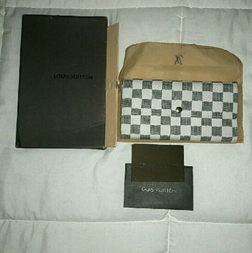 LV Wallet
