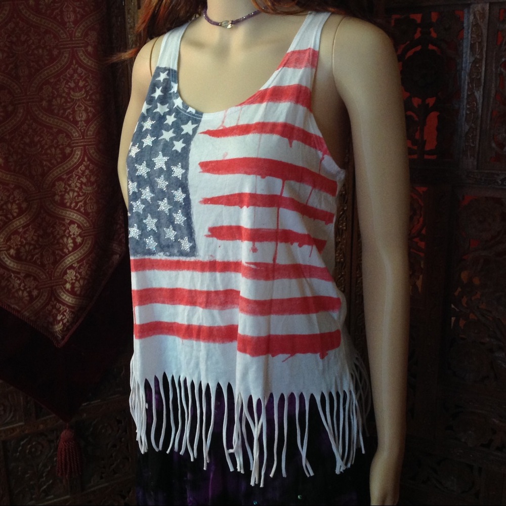 Celebrate your independence in this Forever 21 top - Picture 3 of 8