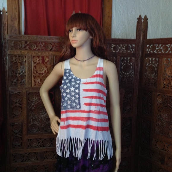 Celebrate your independence in this Forever 21 top - Picture 5 of 8