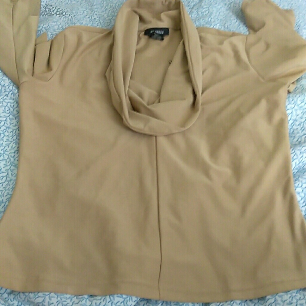 Express Top - Picture 2 of 3