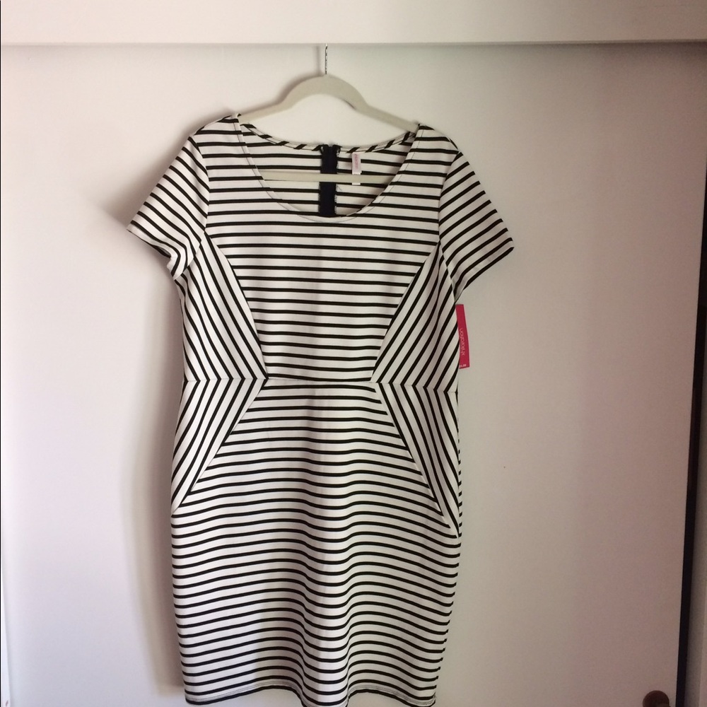 B/W striped fitted dress :: Xhilaration