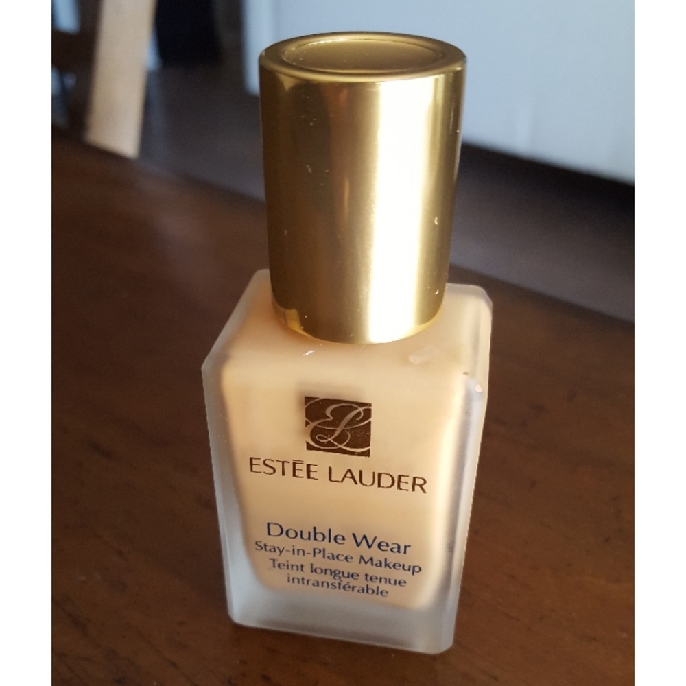 ESTEE LAUDER DOUBLE WEAR FOUNDATION (USED)