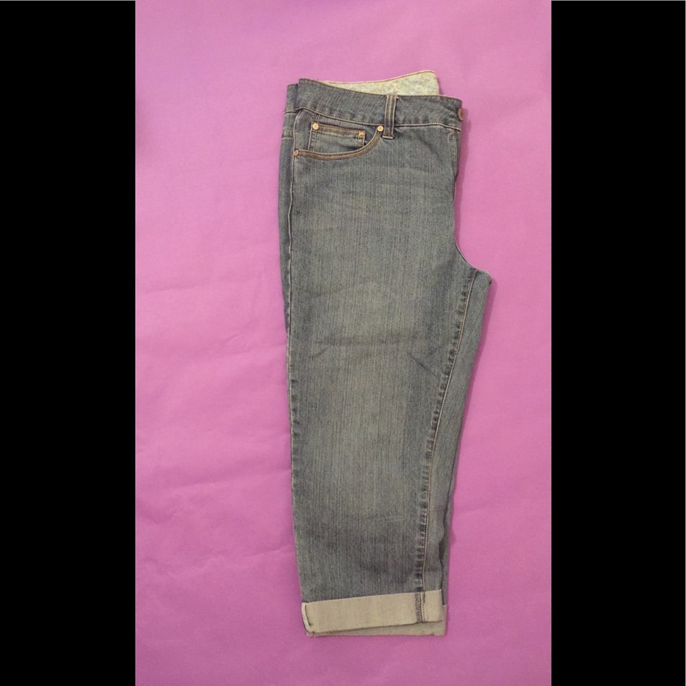 Faded glory size 14 Capri jeans