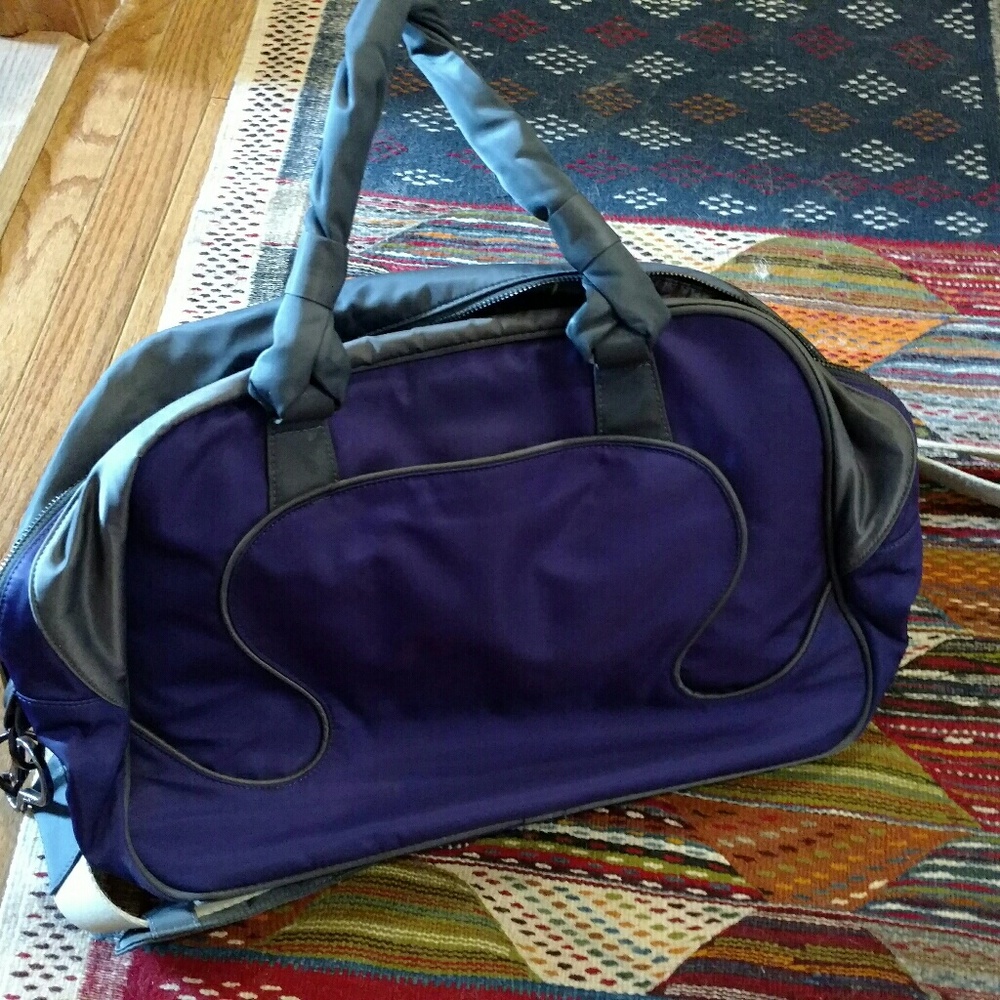 Lululemon purple duffle bag