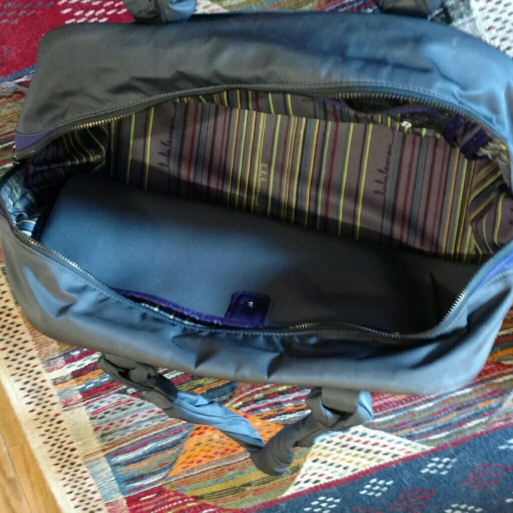 Lululemon purple duffle bag - Picture 3 of 4
