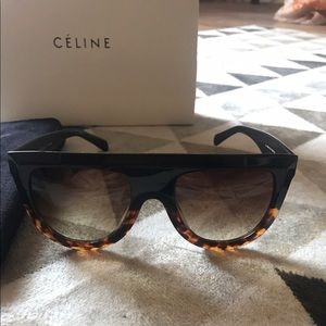 CELINE ANDREA CL41398 807/W2 BLACK/Tortoise Button