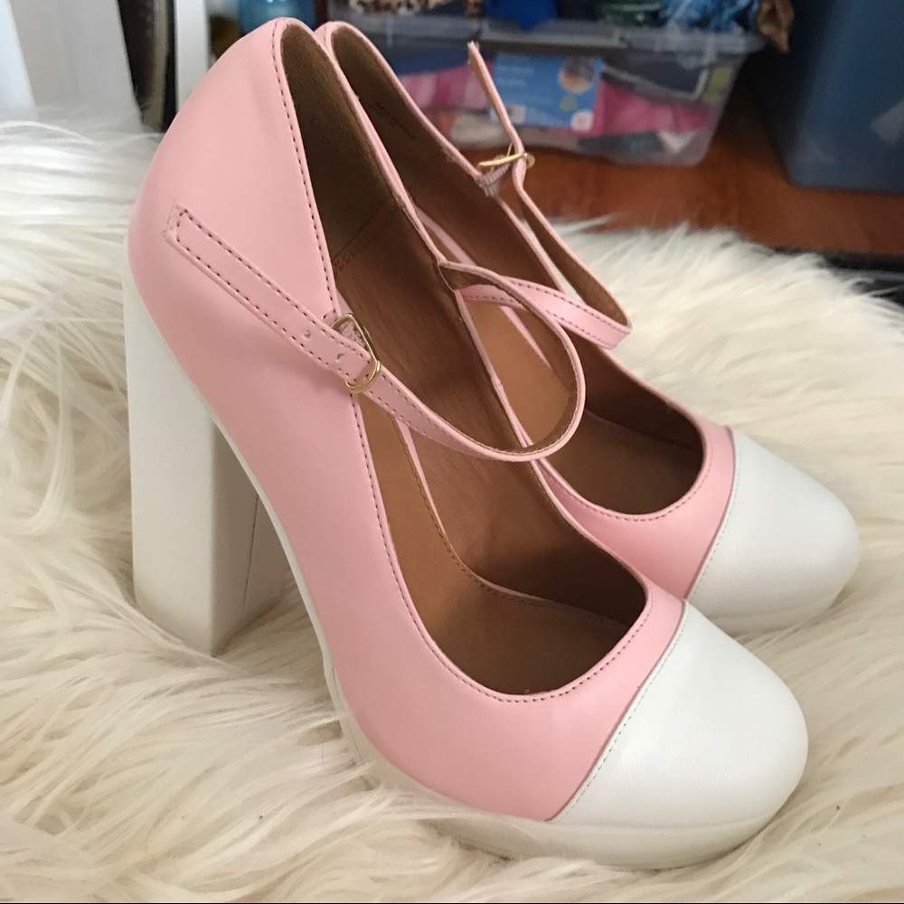 Pink chunky heeled Mary Jane shoes - Picture 2 of 4