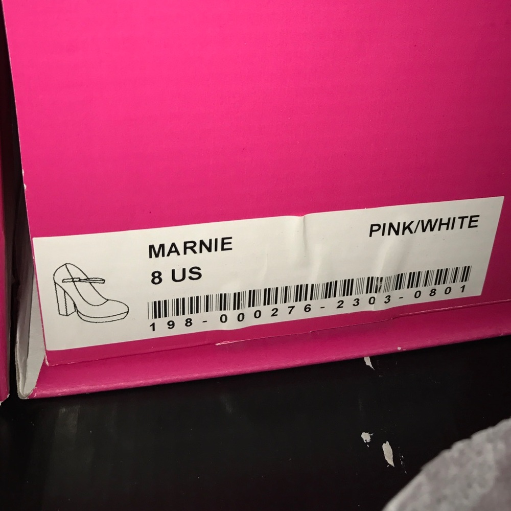 Pink chunky heeled Mary Jane shoes - Picture 4 of 4