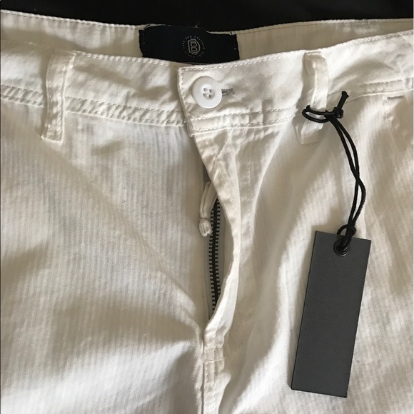 White shorts - Picture 2 of 8