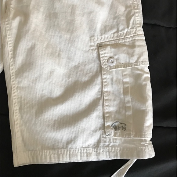 White shorts - Picture 4 of 8