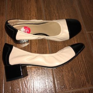 Women's dress shoes