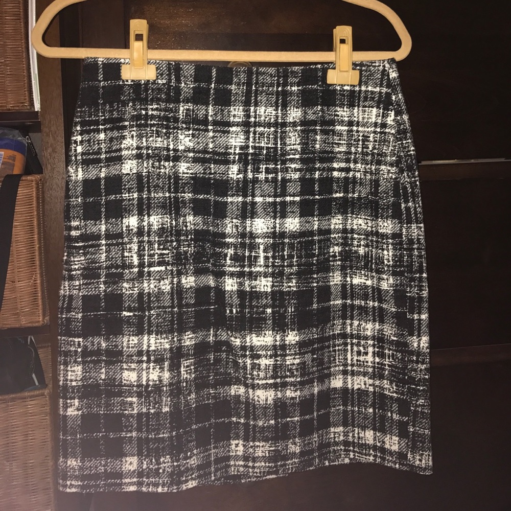 Black and white plaid pencil skirt