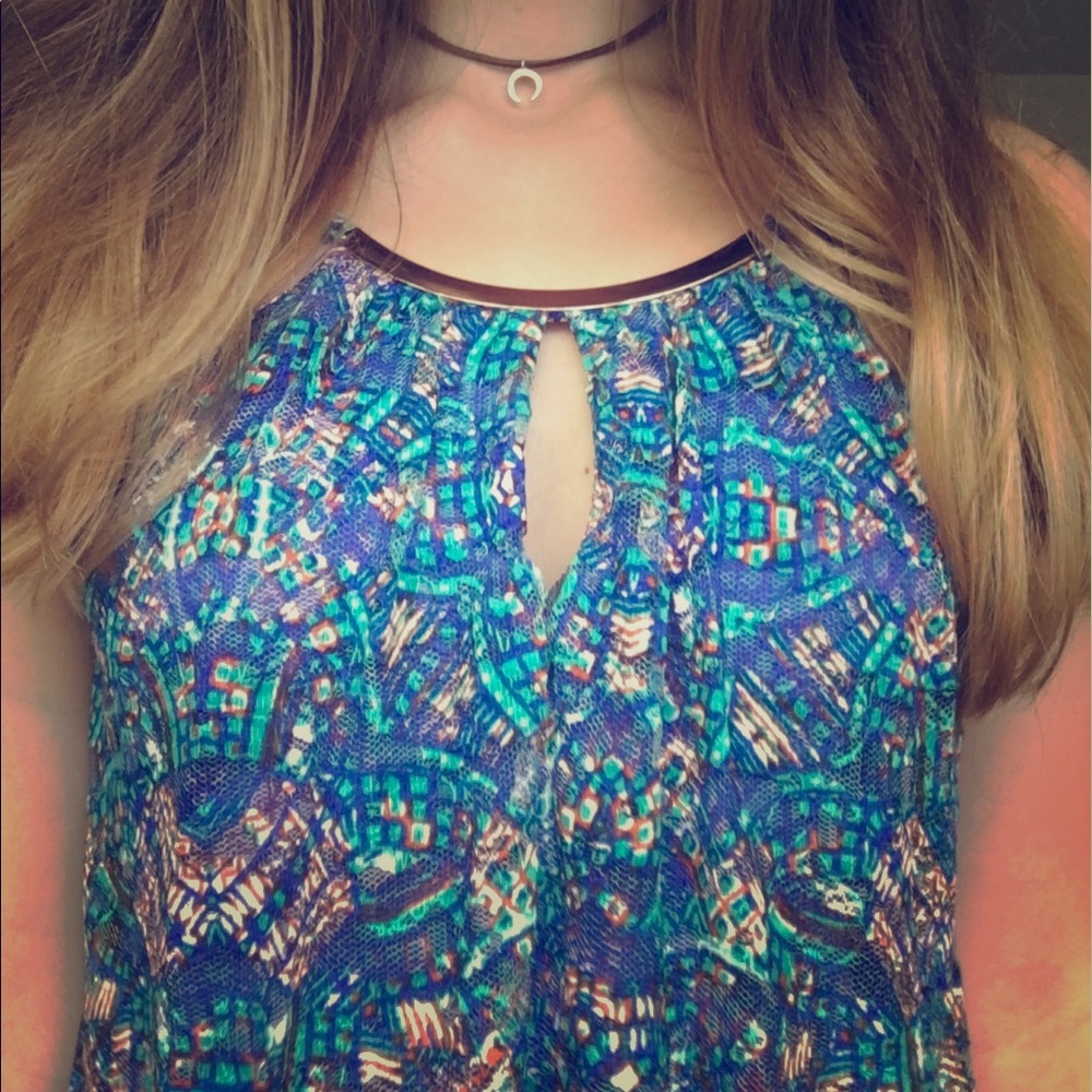 Sleek sundress with gold neckline ✨🌊