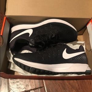 Women's Nike Air Zoom Pegasus 33 NWT