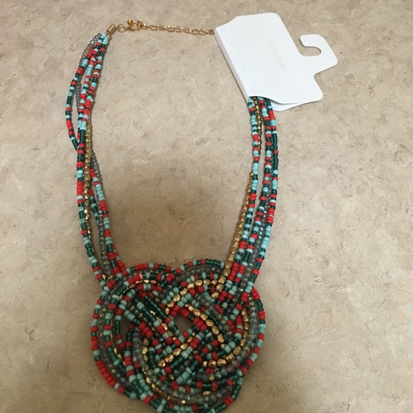 Jewelry - NWT beaded necklace