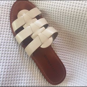 Easy-breazy cream leather slip on flats.