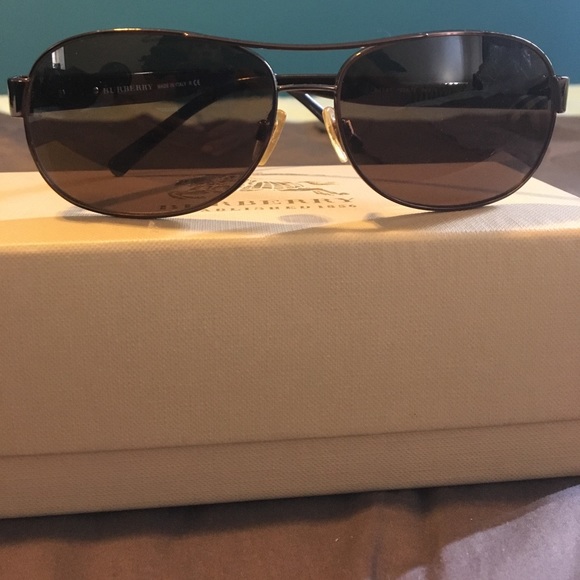 Burberry sunglasses - Picture 4 of 14