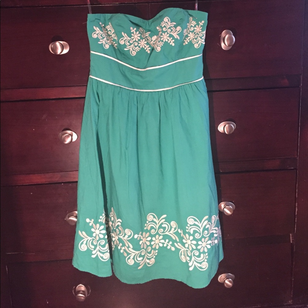 Super cute strapless dress