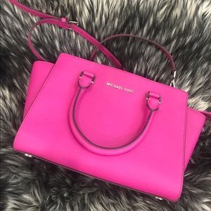 Michael Kors Fusia Bag