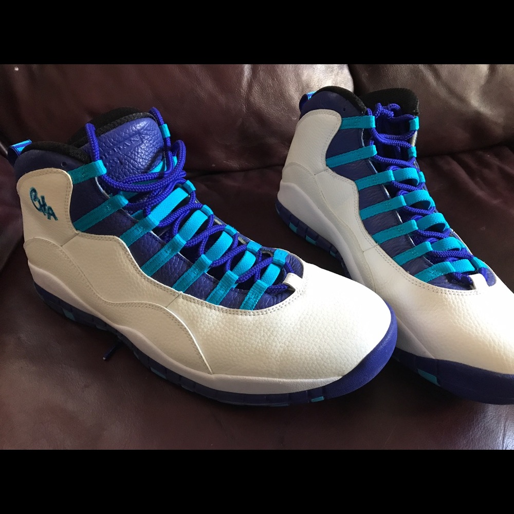 Air Jordan Retros - Picture 2 of 3