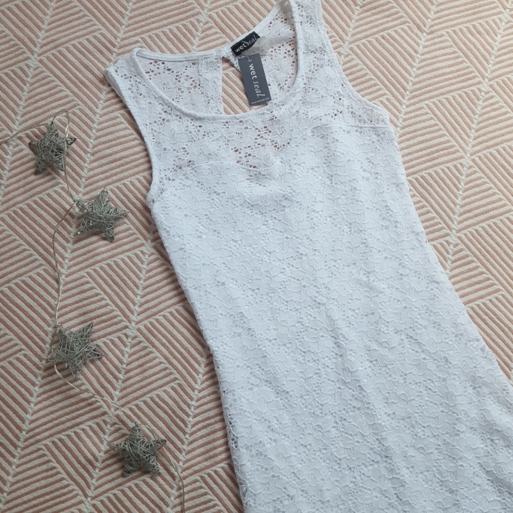 Mini white lace dress 👗