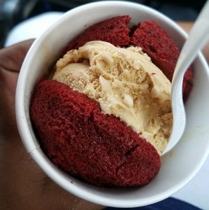 Meet your Posher, Deedee