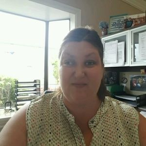 Meet your Posher, Dena