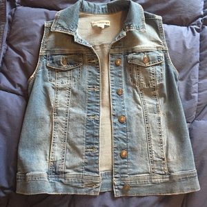 Jean Vest