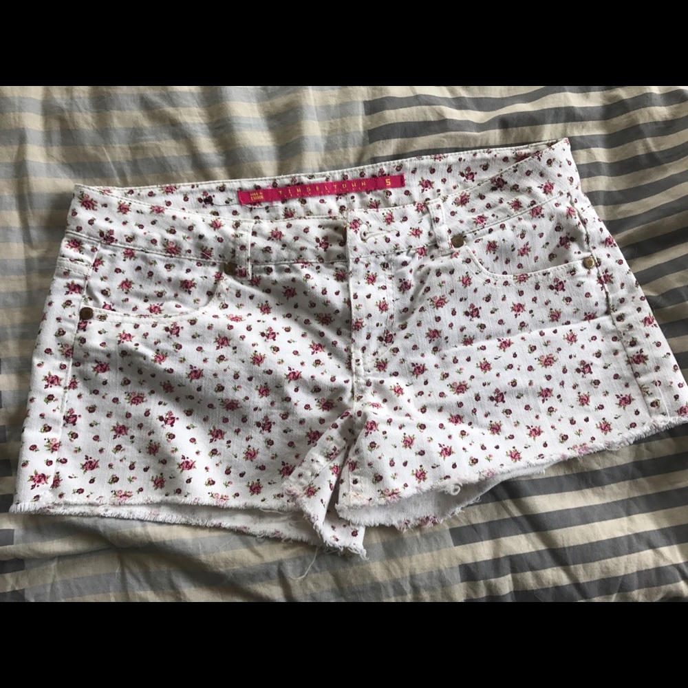 White floral shorts