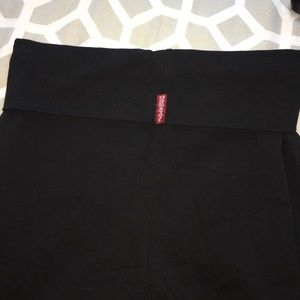 Black hardtail yoga pants size M NEVER WORN