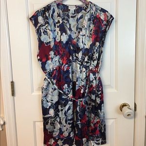 Cute floral maternity top!