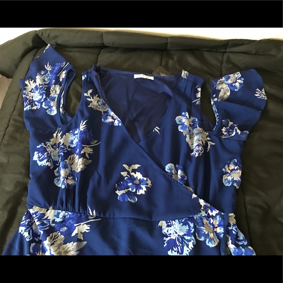 Blue dress with flowers - Picture 2 of 5