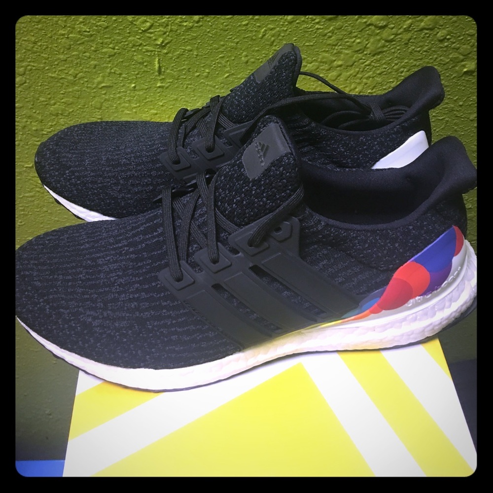LGBT UltraBoost - Picture 2 of 5