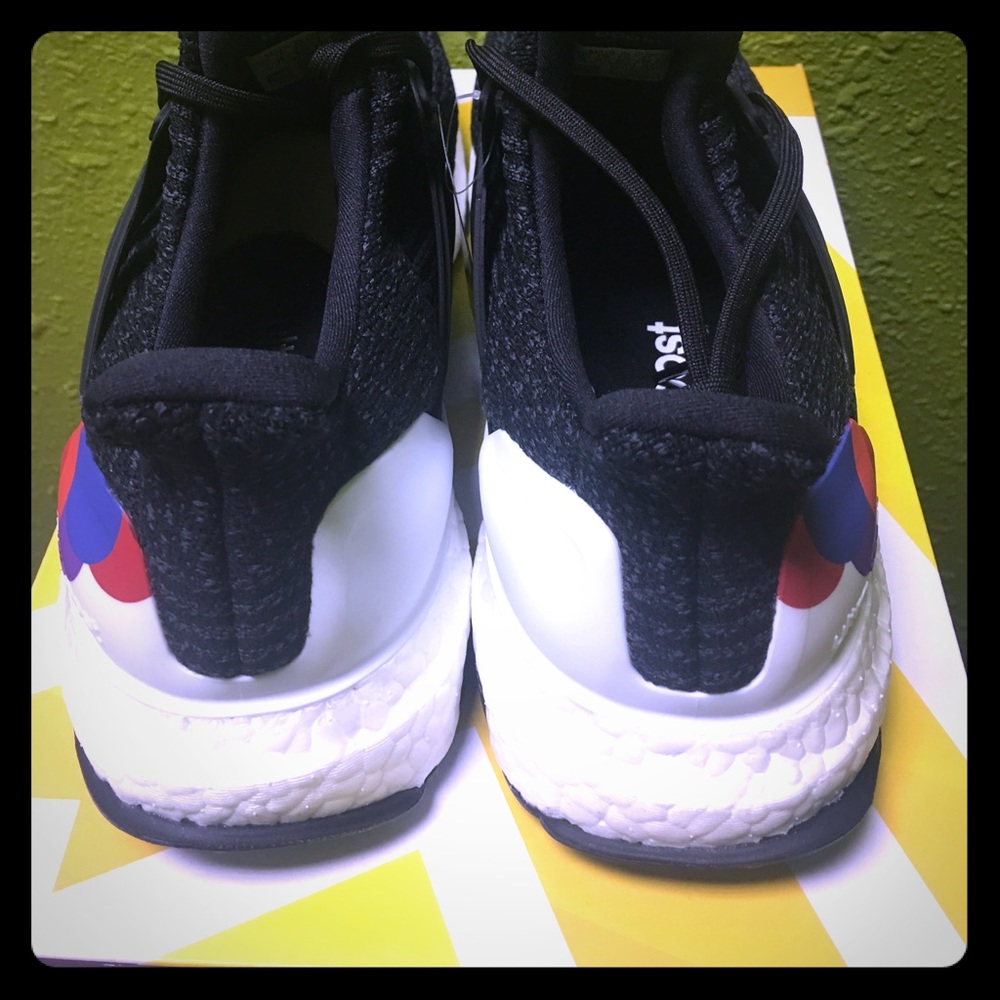 LGBT UltraBoost - Picture 3 of 5