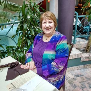 Meet your Posher, Lynda