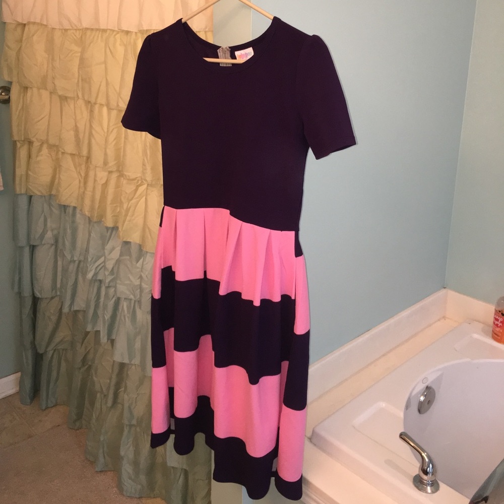 LuLaRoe Amelia dress size medium! Purple and pink
