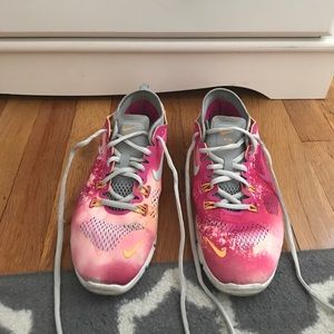 Nike TR FIT 4 in PINK