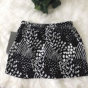 Vans Black & White Skirt 📦